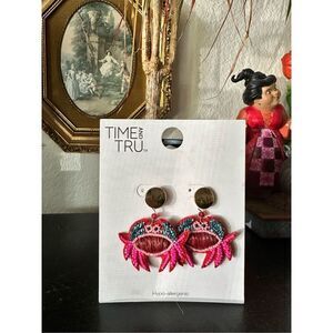 Time and tru beaded crab earrings NWT PINK